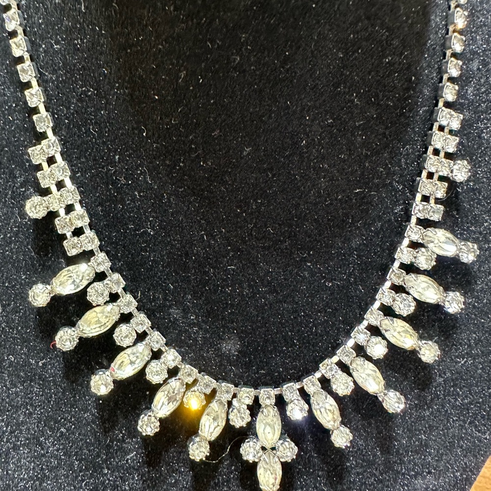 Vintage Weiss Rhinestone Necklace